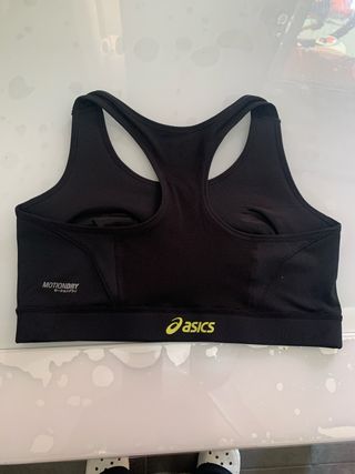 Top deportivo Asics negro