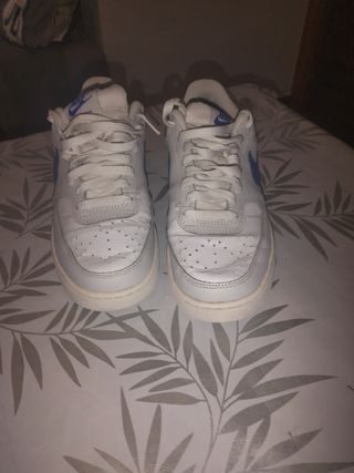 Zapatillas Nike Blancas y Azules