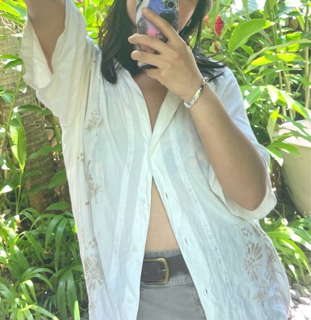 Camicetta a maniche corte con ricamo floreale bianco vintage