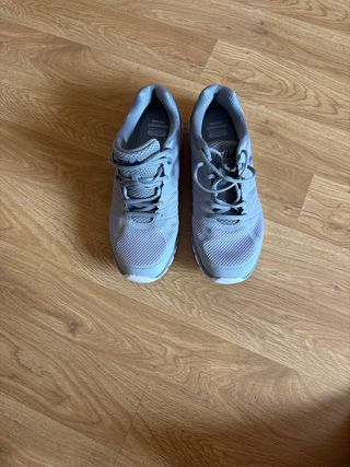 Tenis Fila Gris Talla 44
1 uso 