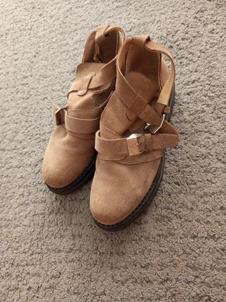 Zapatos de ante con hebilla