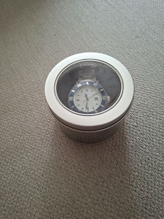 Reloj RACE con esfera azul y plateada
