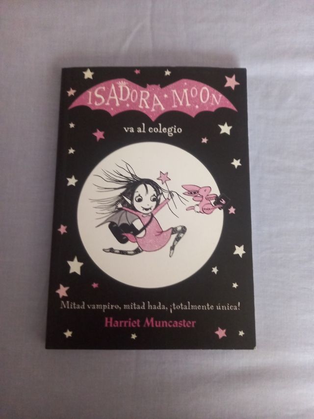 Isadora Moon va al colegio / Isadora Moon Goes ...