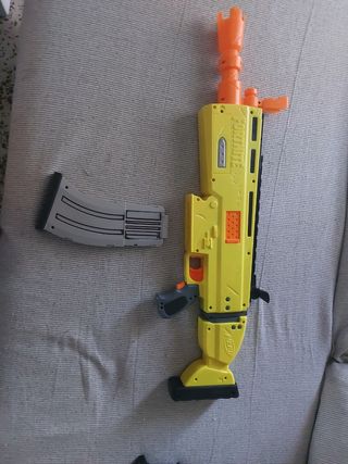 Pistola Nerf Fortnite Amarillo