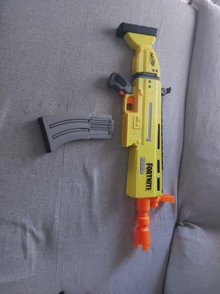 Pistola Nerf Fortnite Amarillo