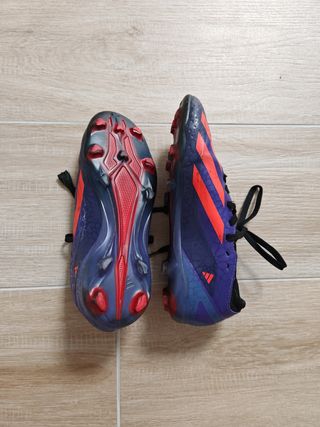 Botas de fútbol Adidas Ed. Limitada con
 Tacos. 