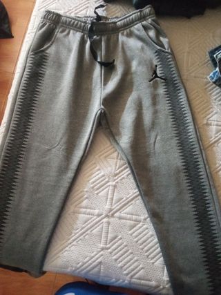 Pantalón chándal Nike gris