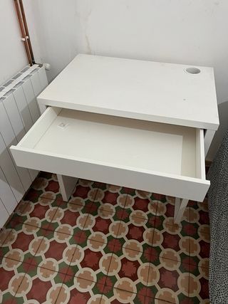 Tocador blanco de madera
