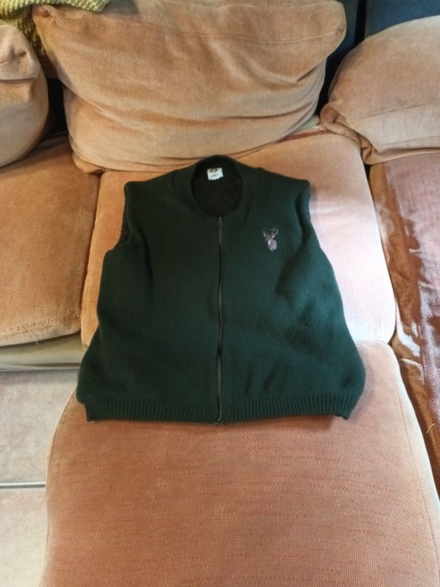 Chaleco de punto con ciervo