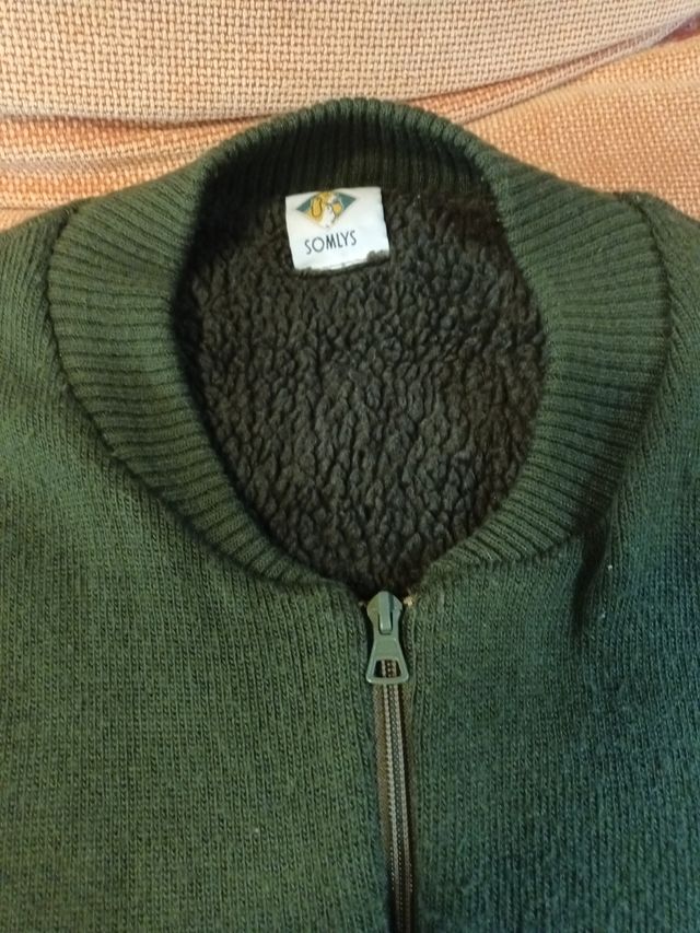 Chaleco de punto con ciervo