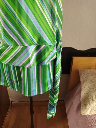 Blusón de poliéster con rayas verdes