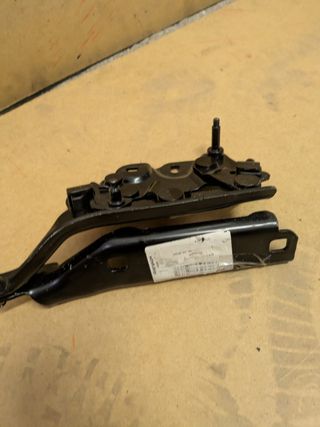 Bisagra Capó Audi A3 8V0823301F