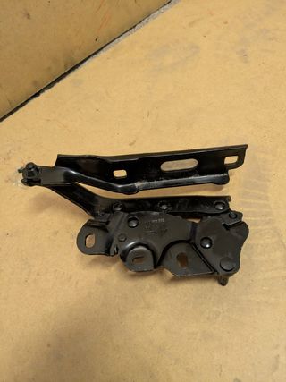 Bisagra Capó Audi A3 8V0823301F