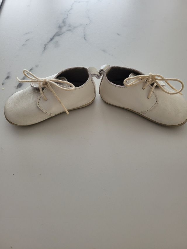 Zapatos respetuosos blancos
