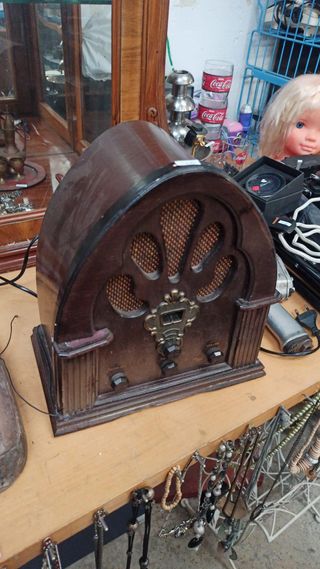Se vende Radio Antigua Marrón 70€