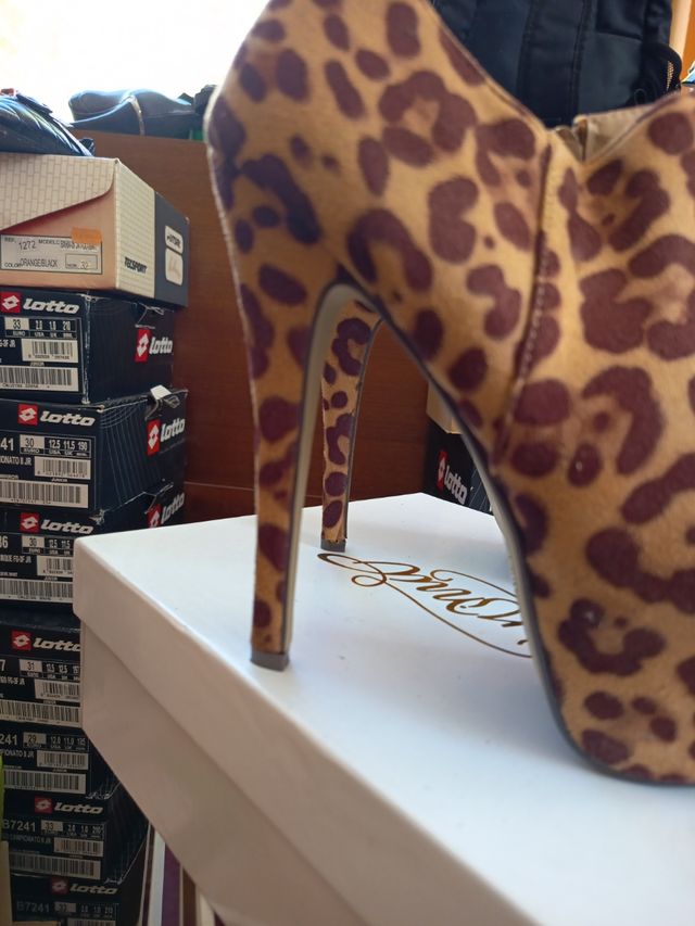 Botas de tacón leopardo talla 40