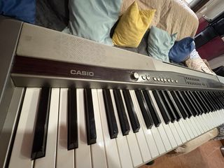 Casio Privia PX-500L Piano Contrapesado