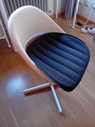 Silla infantil de escritorio blanca