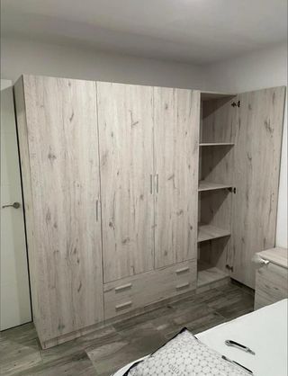 Armario de madera