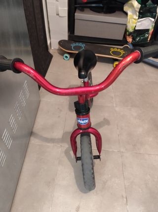 Bici sin pedales Chicco Roja