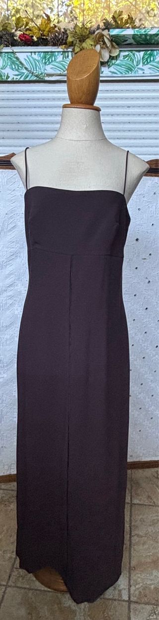 Vestido elegante violeta oscuro de Rosas Rojas 