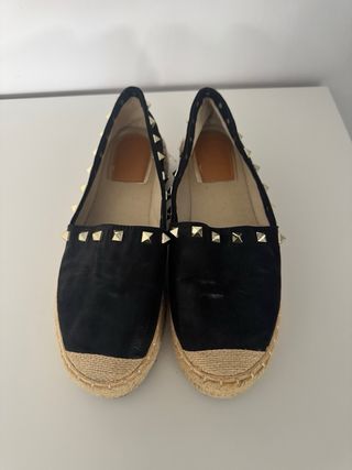 Alpargatas Negras con Tachuelas