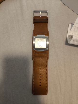 Reloj Guess Marrón