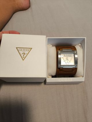 Reloj Guess Marrón