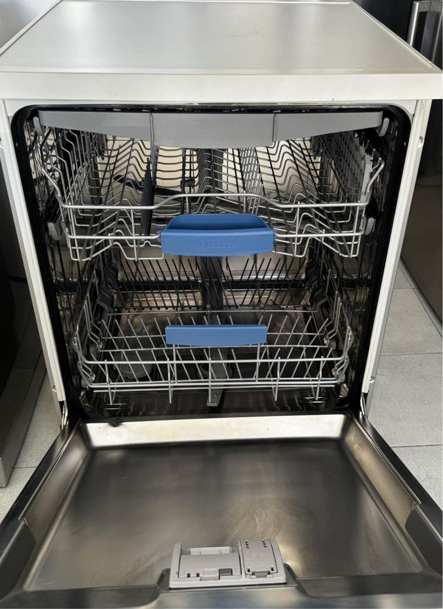 LAVAVAJILLAS MARCA BOSCH SILENCEPLUS EN INOX