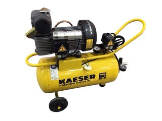 Compresor de aire amarillo