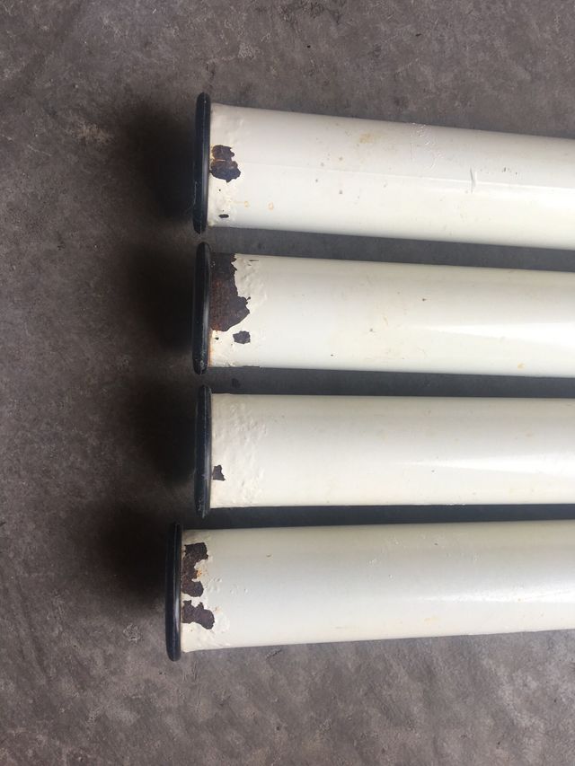 4 Patas Metálicas Blancas para Mesa