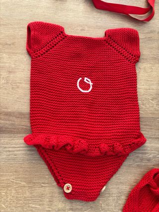 Conjunto 1-3 bebé rojo tejido