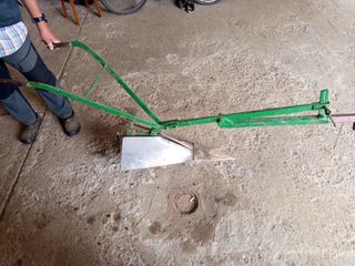 Tractor Pasquali 990 21 CV con aperos