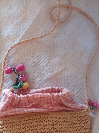 Bolso de rafia con frutas