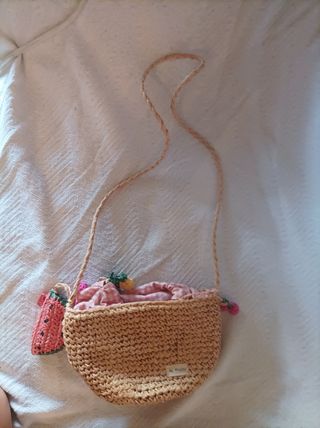 Bolso de rafia con frutas