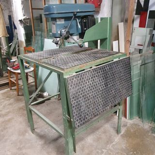 Taladro para vidrio con mesa