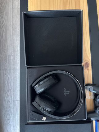 PS4 (PlayStation 4) Negra + 5 Juegos y 2 Mandos 