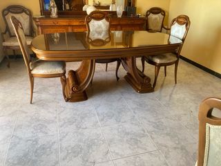 Comedor clásico madera con 4 sillas y 2 sillones