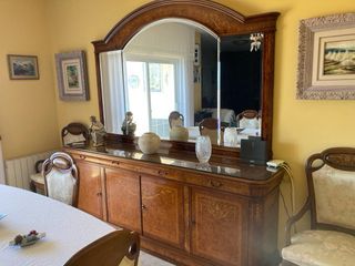 Comedor clásico madera con 4 sillas y 2 sillones