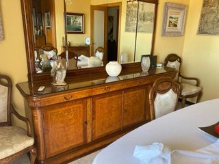 Comedor clásico madera con 4 sillas y 2 sillones