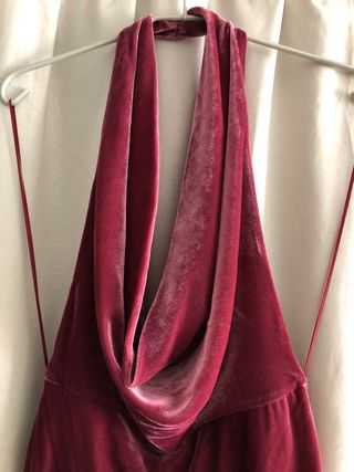Vestido Zara cuello halter terciopelo. Fiesta