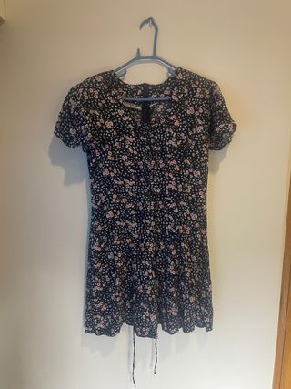 Mono corto floral como nuevo