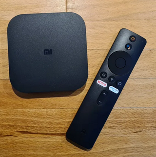 Xiaomi TV Box s con mando y cargador