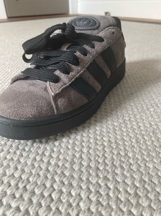 Adidas Campus 00s Grises y Negras
(negociable)