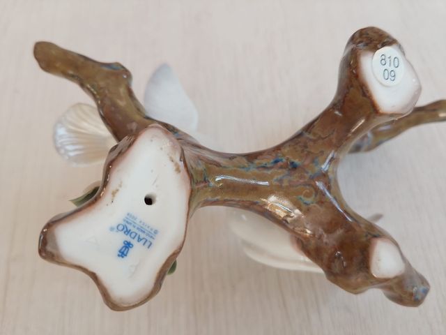 Figuras de porcelana Lladro: Palomas en cerezo