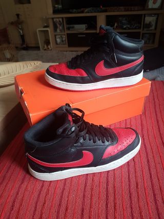 Zapatillas Nike Botín Negro y Rojo