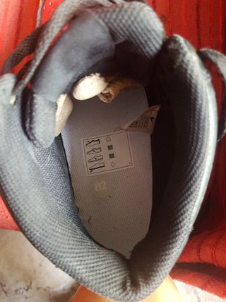 Zapatillas Nike Botín Negro y Rojo