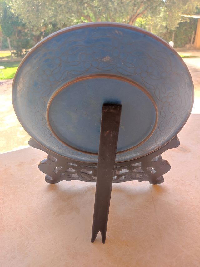 Piatto cinese decorato con fiori