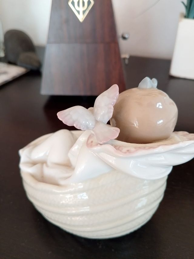 Figura Lladró Niña Durmiente Porcelana