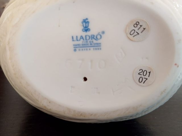 Figura Lladró Niña Durmiente Porcelana